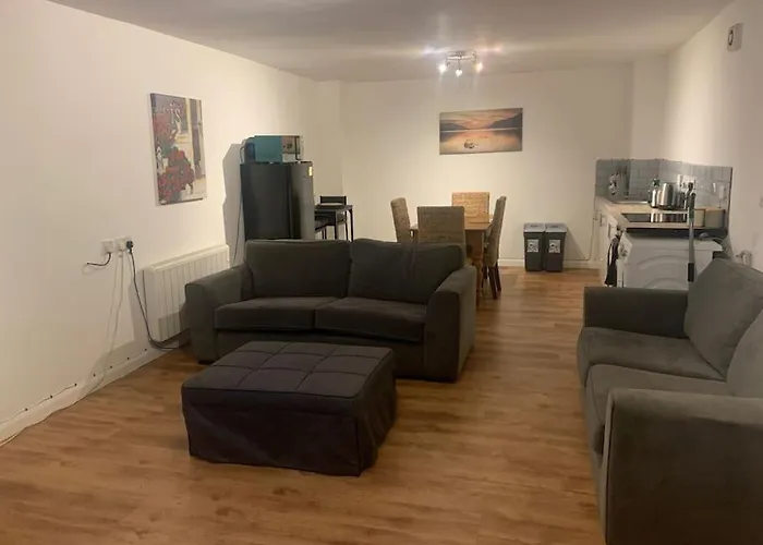 2 Bedroom Home With Private Gated Garage Felixstowe Sea Front