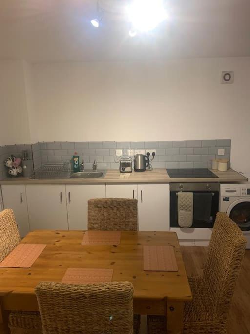 2 Bedroom With Private Gated Garage Sea Front Appartamento Felixstowe