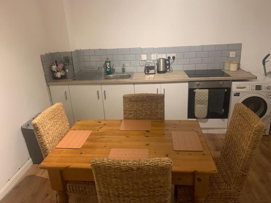 2 Bedroom With Private Gated Garage Sea Front Felixstowe