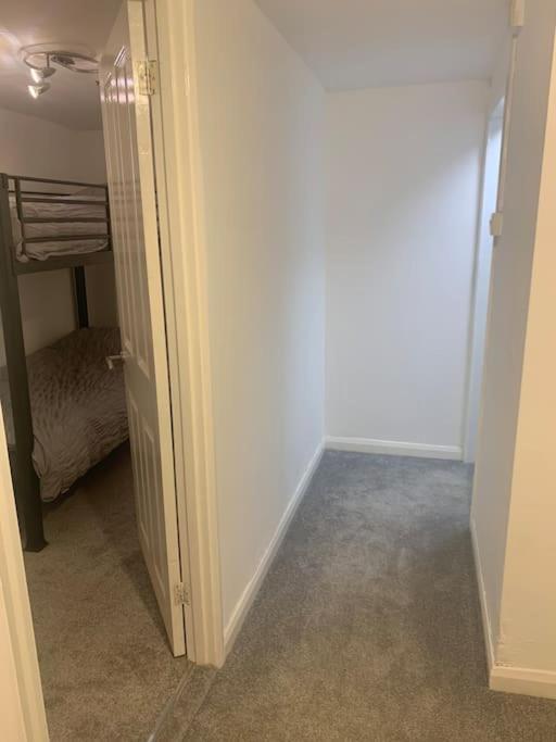 2 Bedroom With Private Gated Garage Sea Front Appartamento